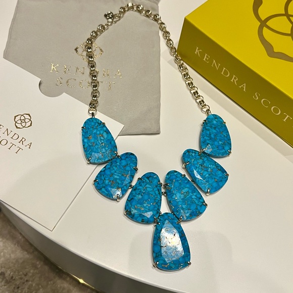 Kendra Scott Harlow Statement Necklace in Bronze Veined Turquoise - Picture 8 of 9